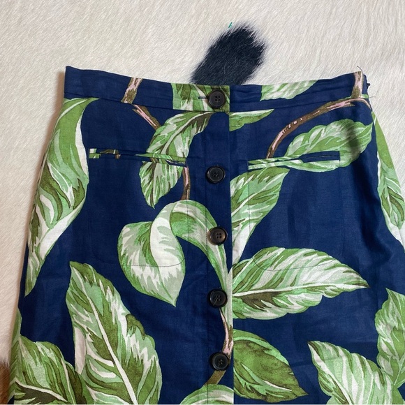 Ann Taylor Women's Skirt in a blue and green floral tropical print - Picture 3 of 8